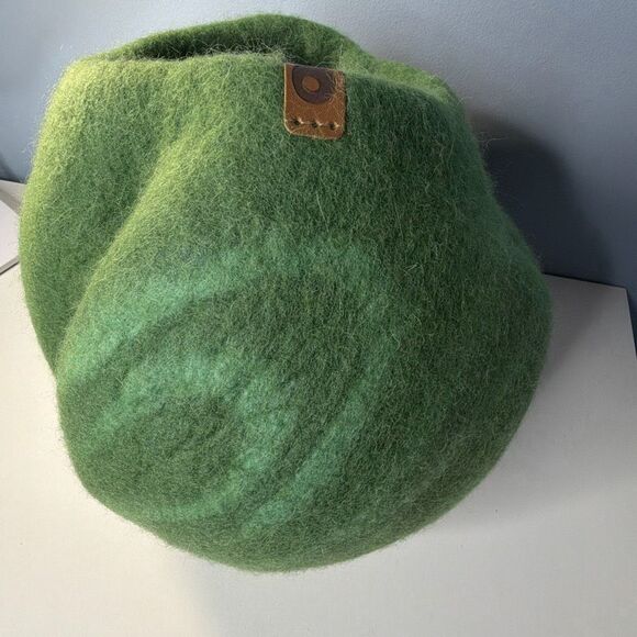 Boiled Wool Cat Cave Cat Cocoon Green Wool - Picture 2 of 8